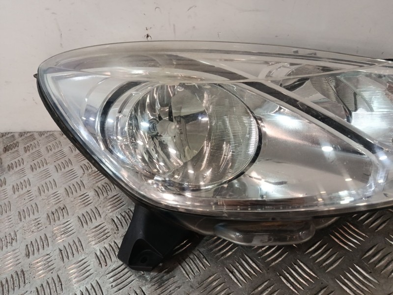 Recambio de faro derecho para citroën c3 ii (sc_) 1.6 hdi referencia OEM IAM 9677033880  