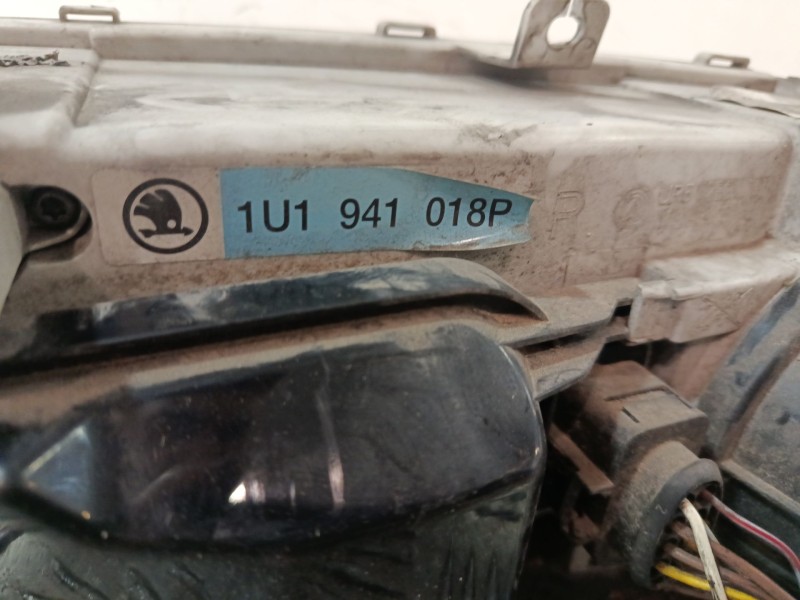 Recambio de faro derecho para skoda octavia i (1u2) 1.9 tdi referencia OEM IAM 1U1941018P  