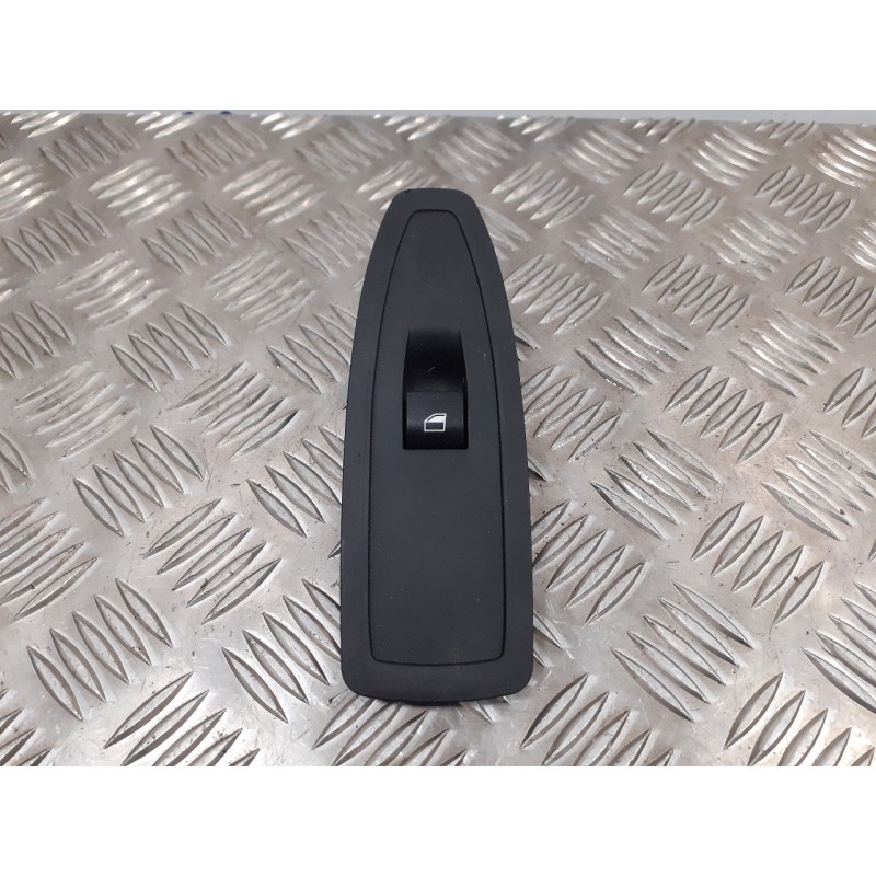 Recambio de mando elevalunas delantero derecho para bmw serie 3 touring (f31) 2.0 turbodiesel referencia OEM IAM 920810702  