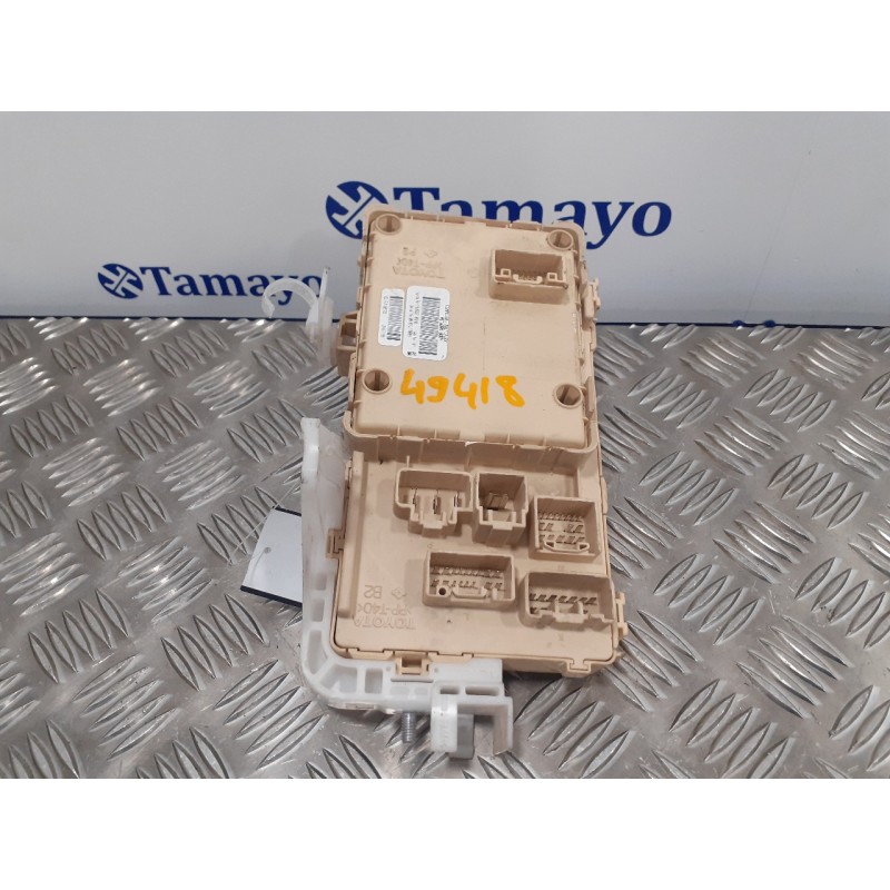 Recambio de caja reles / fusibles para toyota corolla verso (r1) 2.2 d-cat referencia OEM IAM 892210F010  