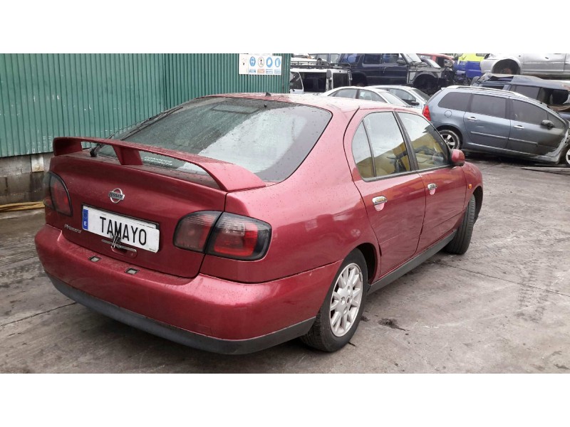 nissan primera berlina (p11) del año 2000