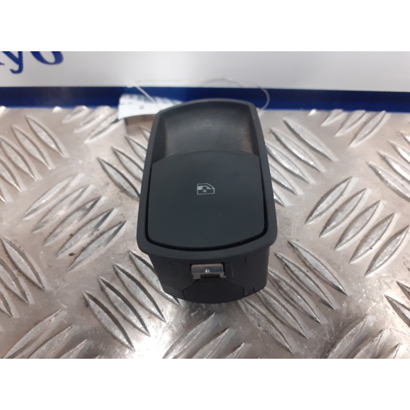 Recambio de mando elevalunas delantero derecho para opel corsa d 1.3 16v cdti referencia OEM IAM 13189333RW  