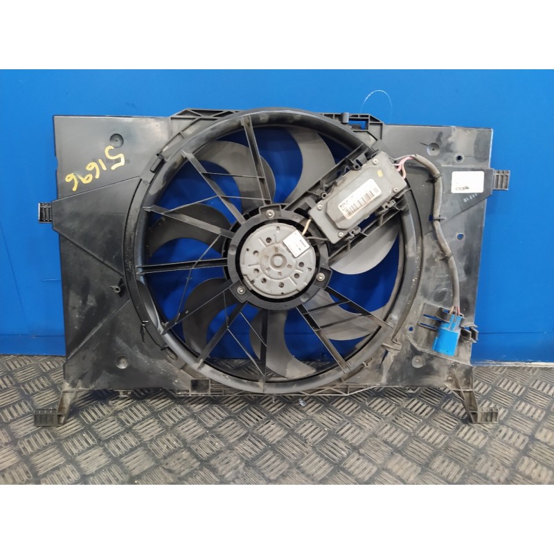Recambio de electroventilador para mercedes clase b (w245) 2.0 cdi cat referencia OEM IAM A1695002093 0130303944 A1698203242