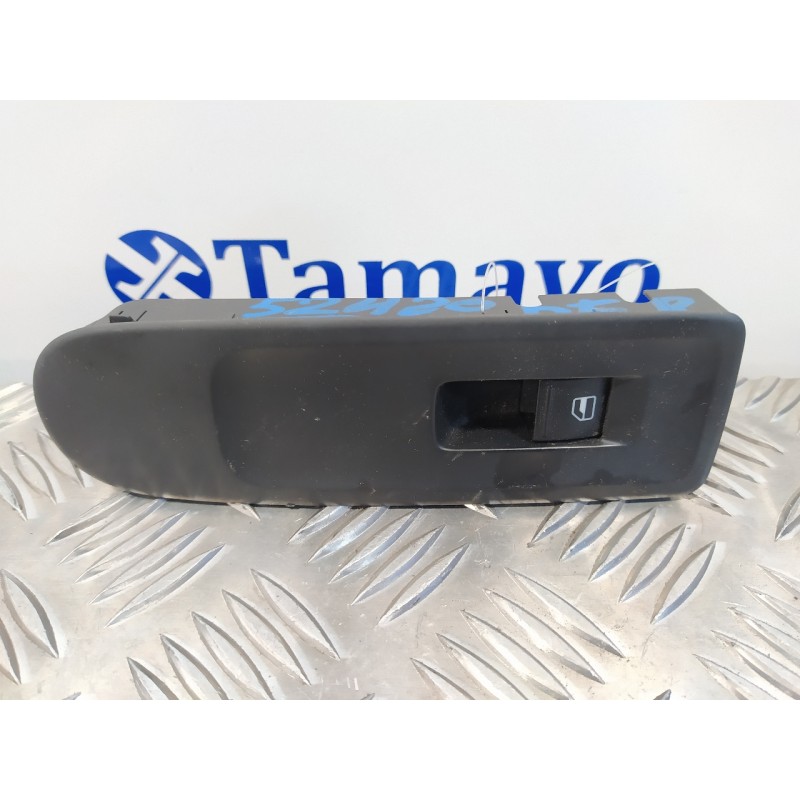 Recambio de mando elevalunas delantero derecho para volkswagen golf vi (5k1) 1.6 tdi dpf referencia OEM IAM 5K0867256  