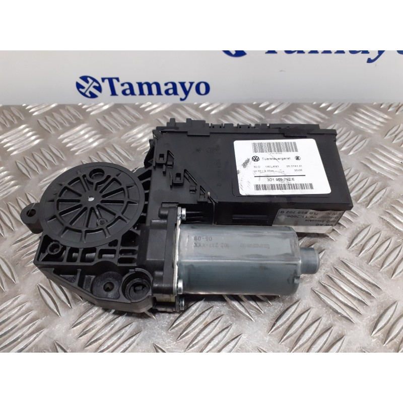Recambio de motor elevalunas delantero derecho para volkswagen touareg (7l6) 2.5 tdi dpf referencia OEM IAM 3D1959792E  7L095970