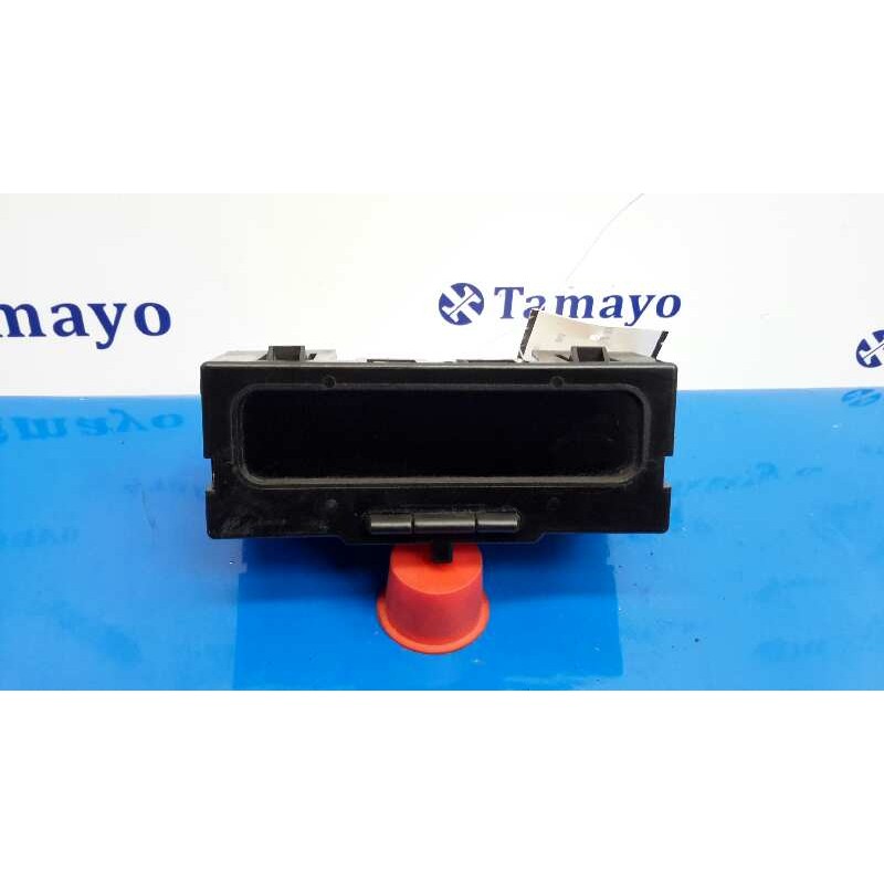 Recambio de pantalla multifuncion para renault megane ii familiar 1.5 dci diesel referencia OEM IAM 8200107839  