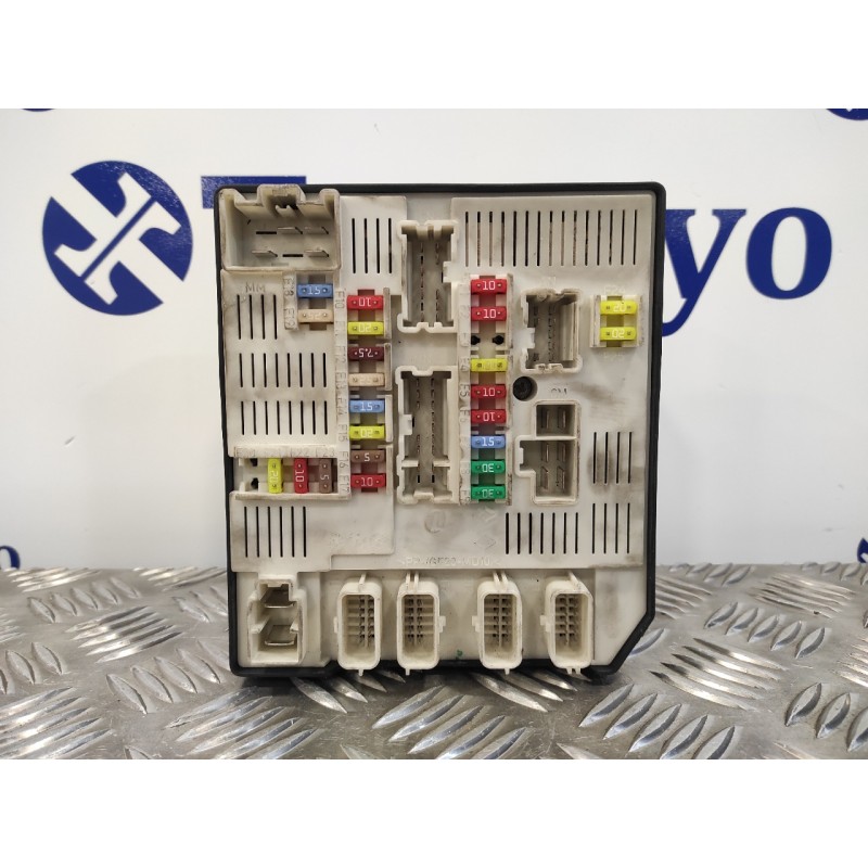 Recambio de caja reles / fusibles para renault megane iii berlina 5 p 1.5 dci diesel referencia OEM IAM 284B61871R  519339402