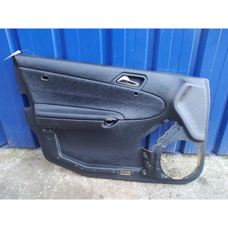 Recambio de guarnecido puerta delantera izquierda para mercedes clase c (w203) berlina 2.2 cdi cat referencia OEM IAM 000077537 