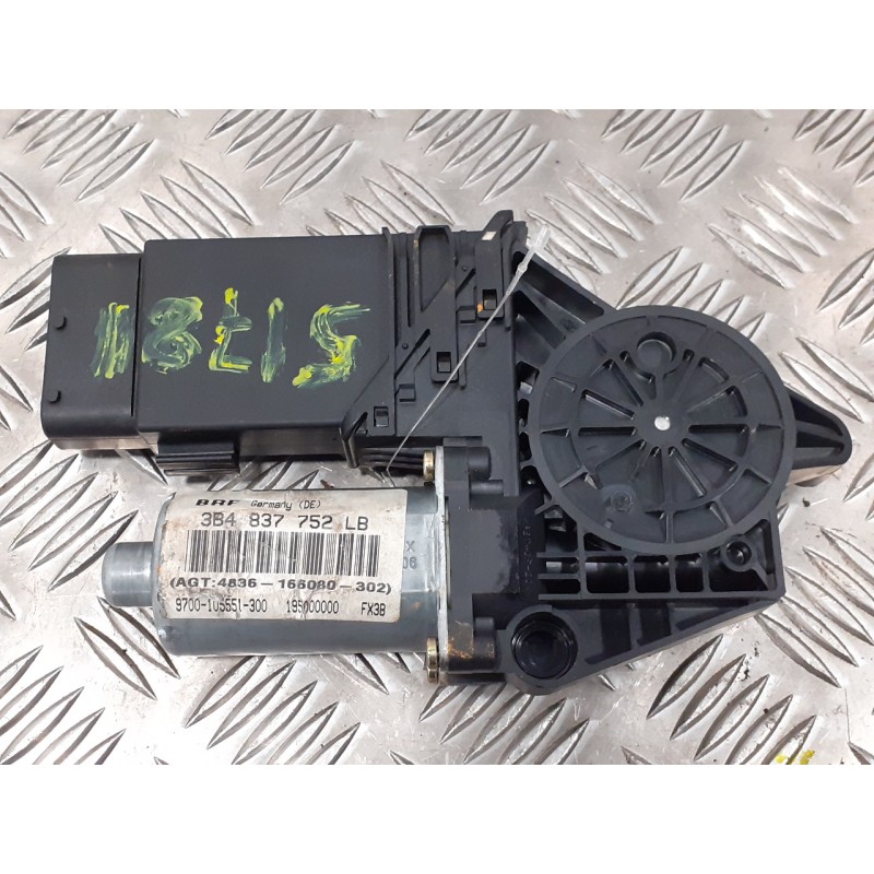 Recambio de motor elevalunas delantero derecho para volkswagen passat variant (3b6) 1.9 tdi referencia OEM IAM 3B4837752LB 97001