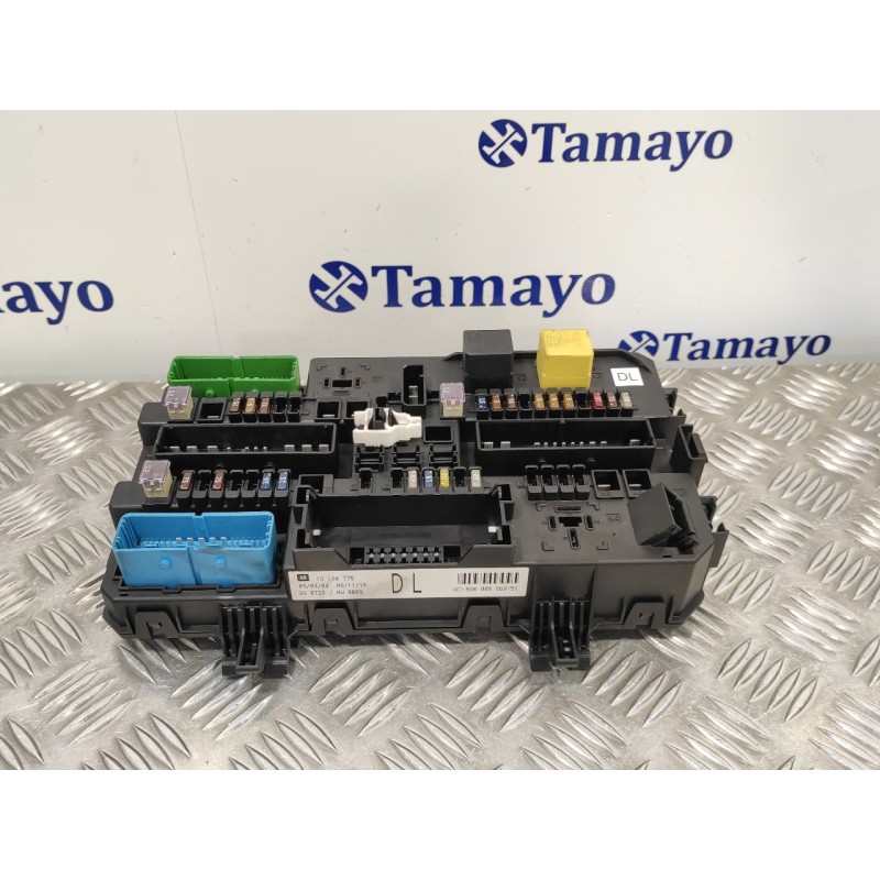 Recambio de caja reles / fusibles para opel astra h berlina 1.7 16v cdti referencia OEM IAM 13180775  5DK00866951