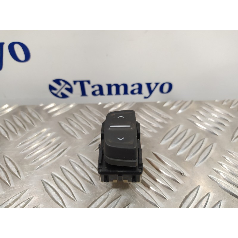 Recambio de mando elevalunas delantero derecho para dacia sandero 1.5 dci diesel fap cat referencia OEM IAM 254214937R  
