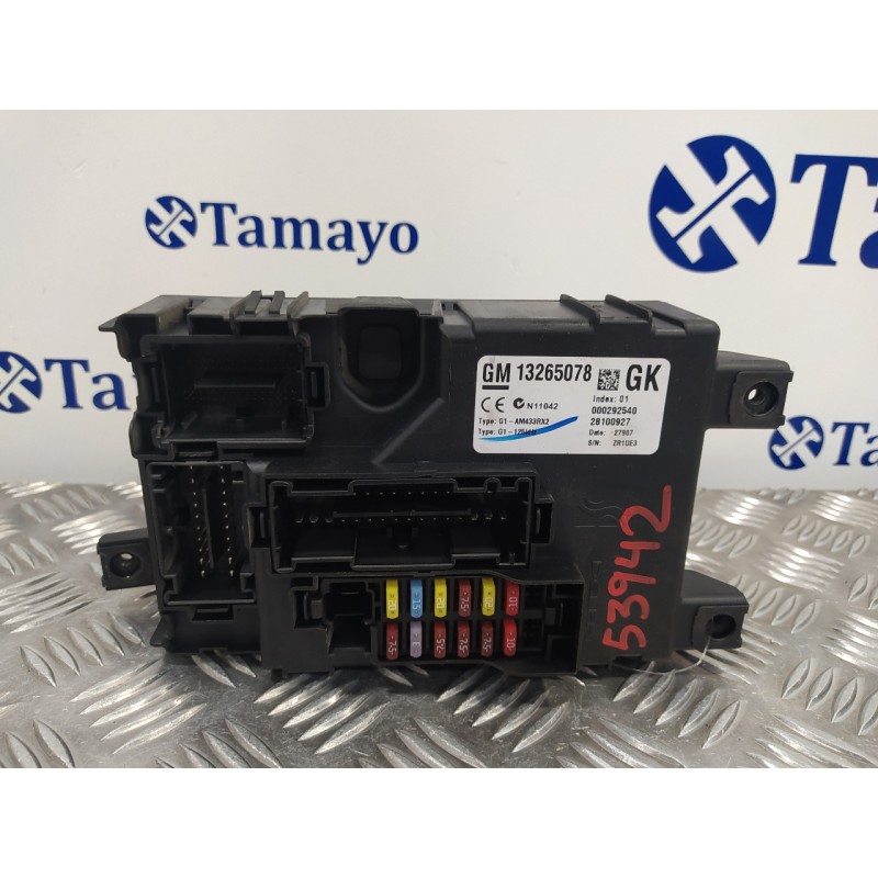 Recambio de caja reles / fusibles para opel corsa d 1.4 16v referencia OEM IAM 13265078  28100927