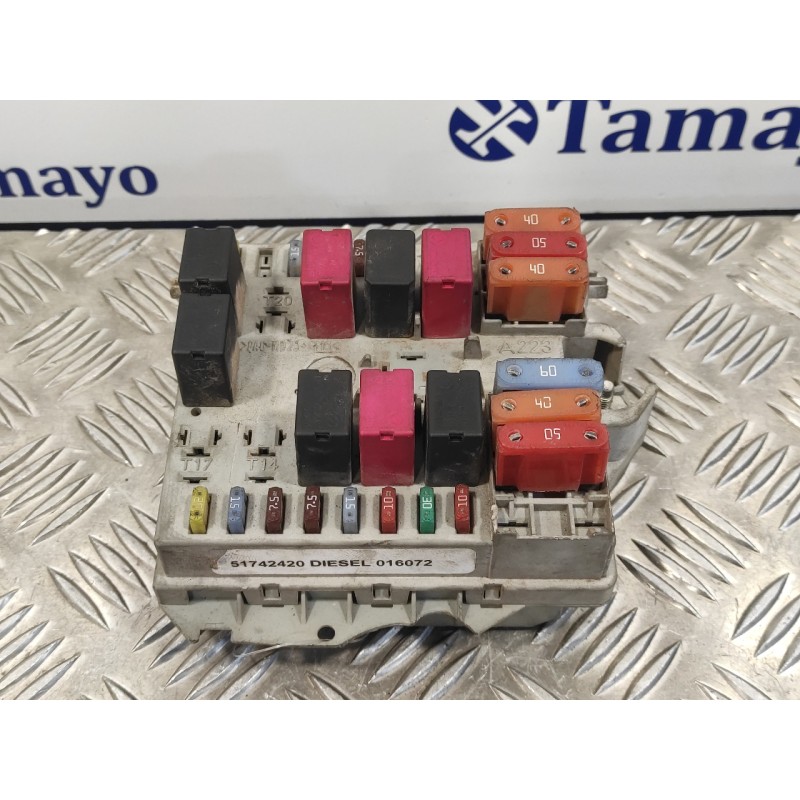 Recambio de caja reles / fusibles para alfa romeo gt (125) 1.9 jtd (m) 16v cat referencia OEM IAM 51742420  