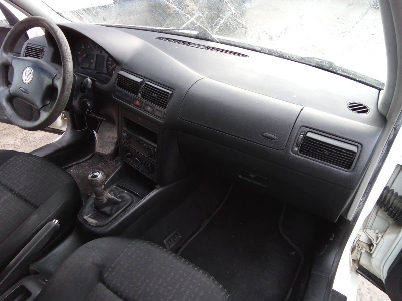 volkswagen golf iv berlina (1j1) del año 2002