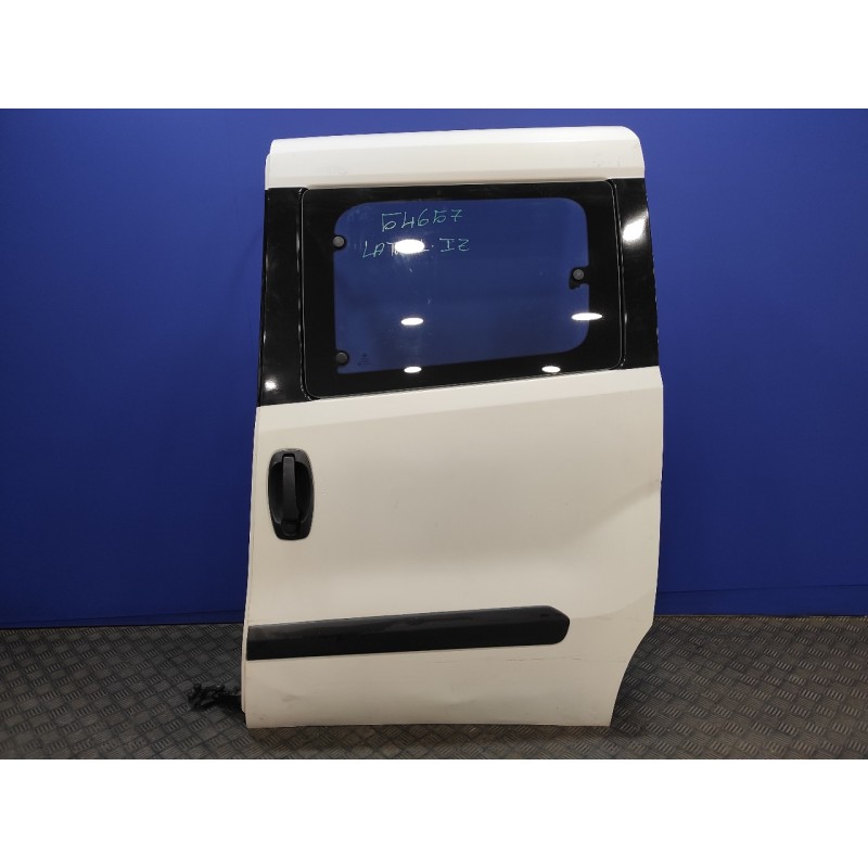 Recambio de puerta lateral corredera izquierda para opel combo d 1.6 16v cdti referencia OEM IAM   