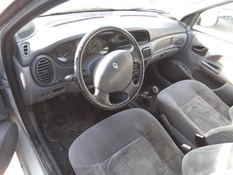 renault megane i fase 2 berlina (ba0) del año 1999