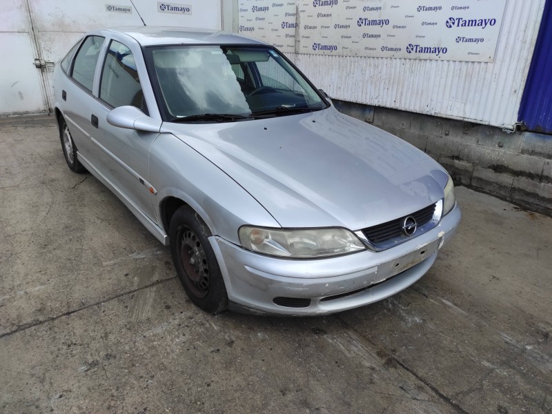 opel vectra b berlina del año 2001