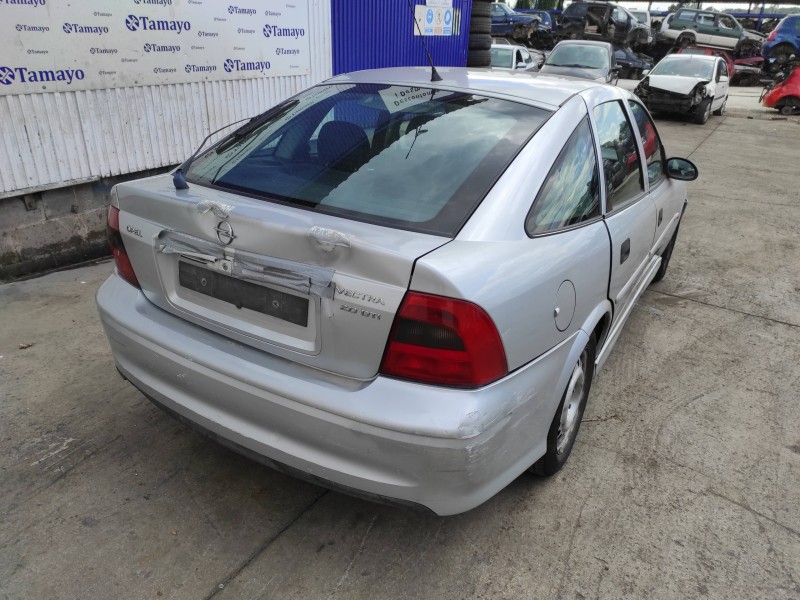 opel vectra b berlina del año 2001