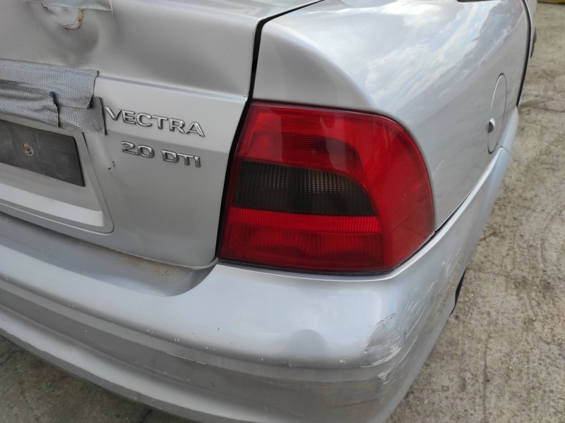 opel vectra b berlina del año 2001