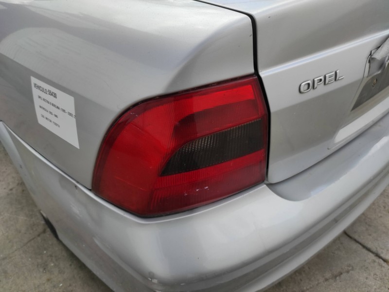 opel vectra b berlina del año 2001