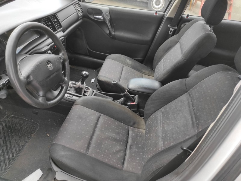 opel vectra b berlina del año 2001