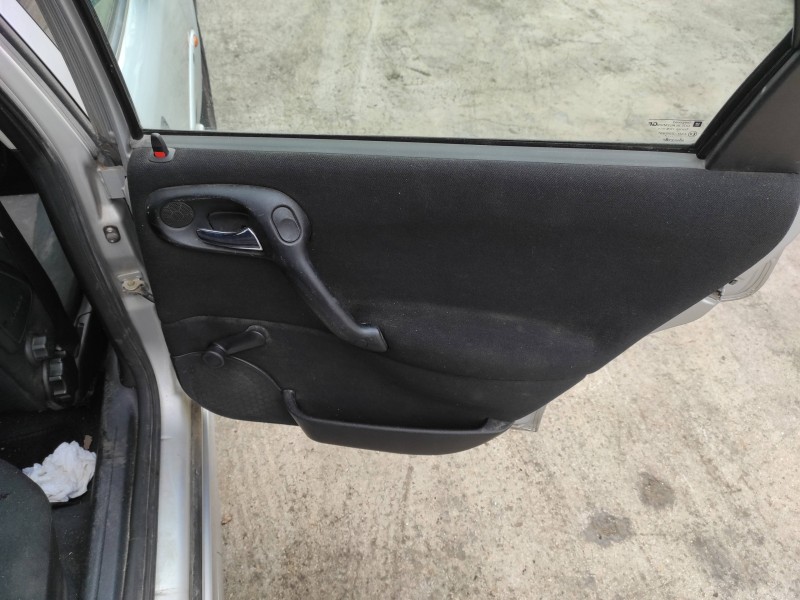 opel vectra b berlina del año 2001