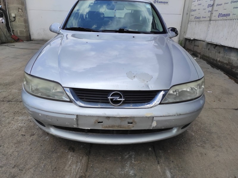 opel vectra b berlina del año 2001
