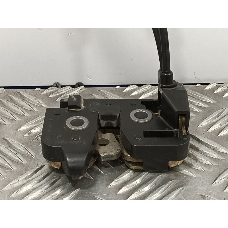 Recambio de cerradura maletero / porton para ford fiesta (cbk) 1.4 tdci cat referencia OEM IAM A43102BD  