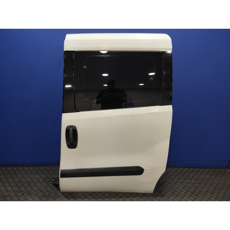 Recambio de puerta lateral corredera izquierda para opel combo d 1.3 16v cdti referencia OEM IAM   