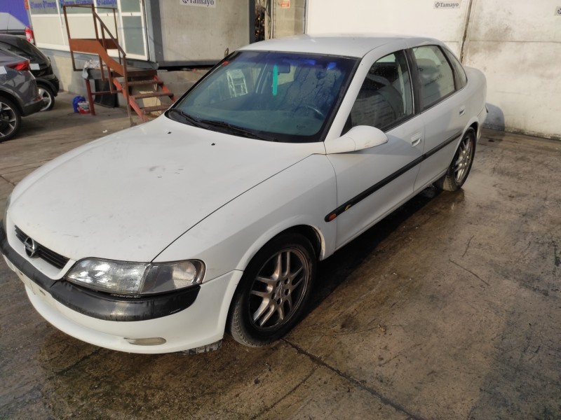 opel vectra b berlina del año 1998