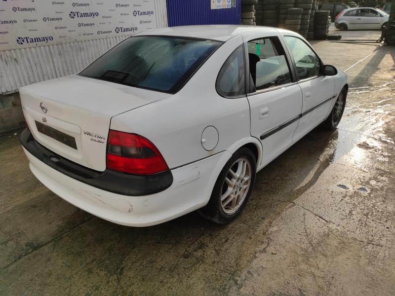 opel vectra b berlina del año 1998