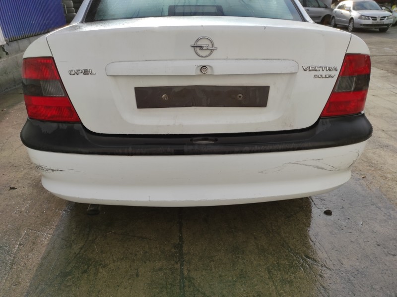 opel vectra b berlina del año 1998