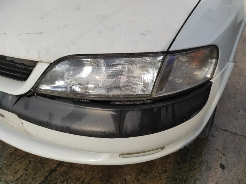 opel vectra b berlina del año 1998