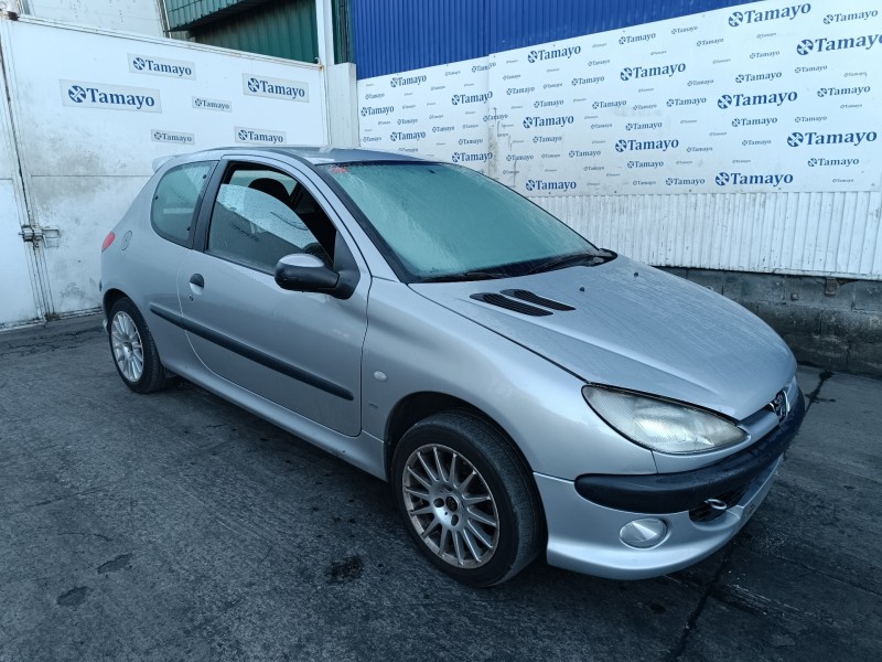 peugeot 206 berlina del año 2000