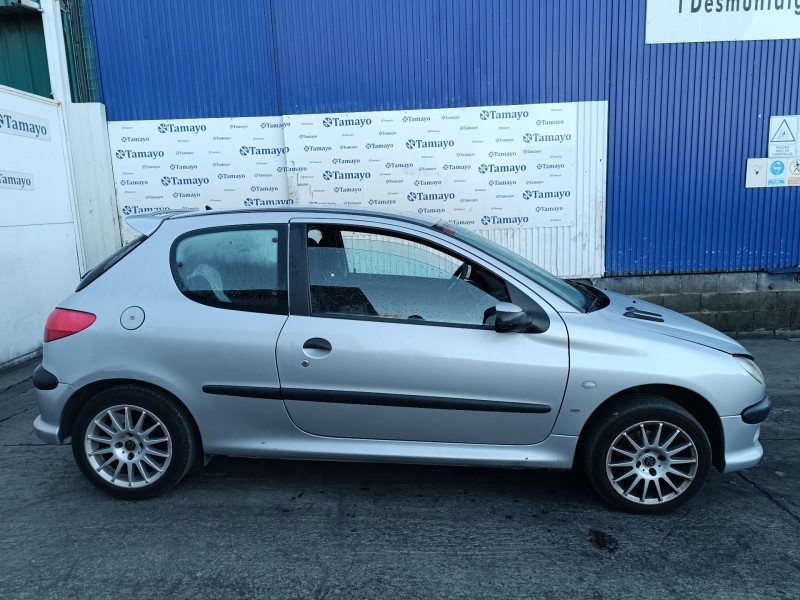 peugeot 206 berlina del año 2000
