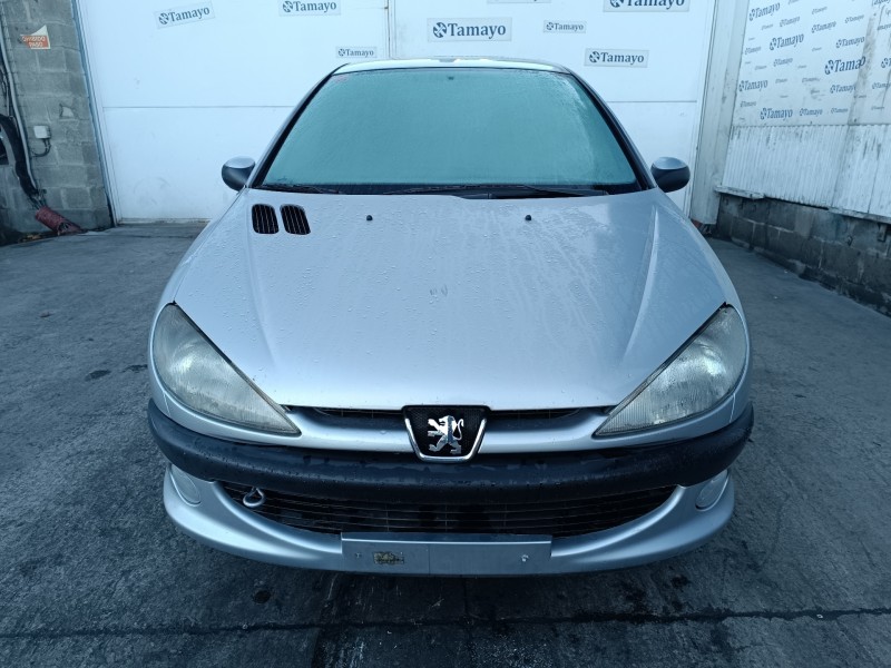 peugeot 206 berlina del año 2000
