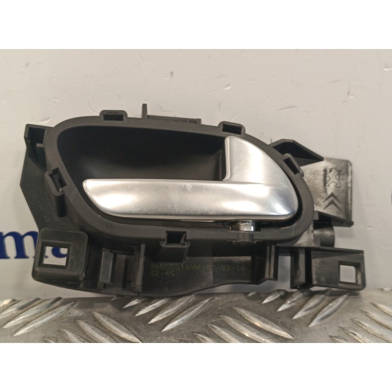 Recambio de maneta interior trasera derecha para peugeot 208 1.2 12v e-vti referencia OEM IAM 96555516VV  