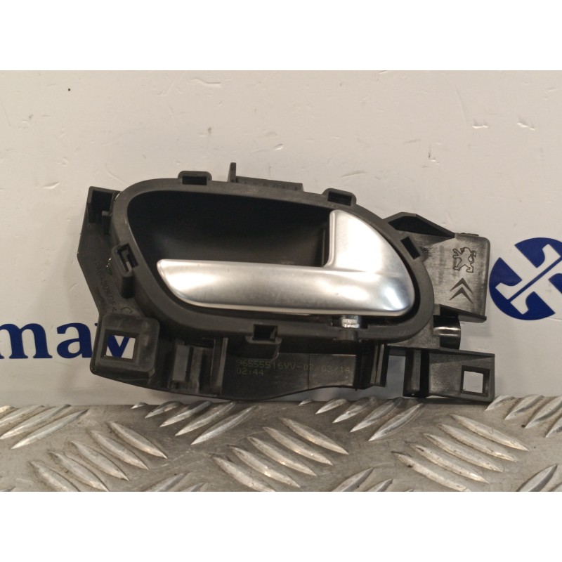 Recambio de maneta interior delantera derecha para peugeot 208 1.2 12v e-vti referencia OEM IAM 96555516VV  