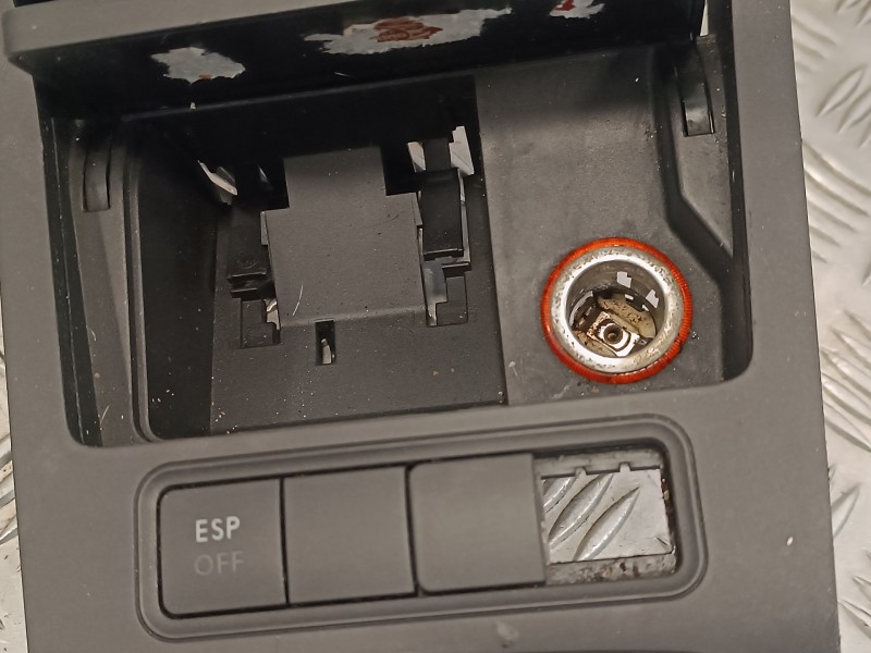 Recambio de cenicero para volkswagen golf v berlina (1k1) highline referencia OEM IAM 1K0857961  