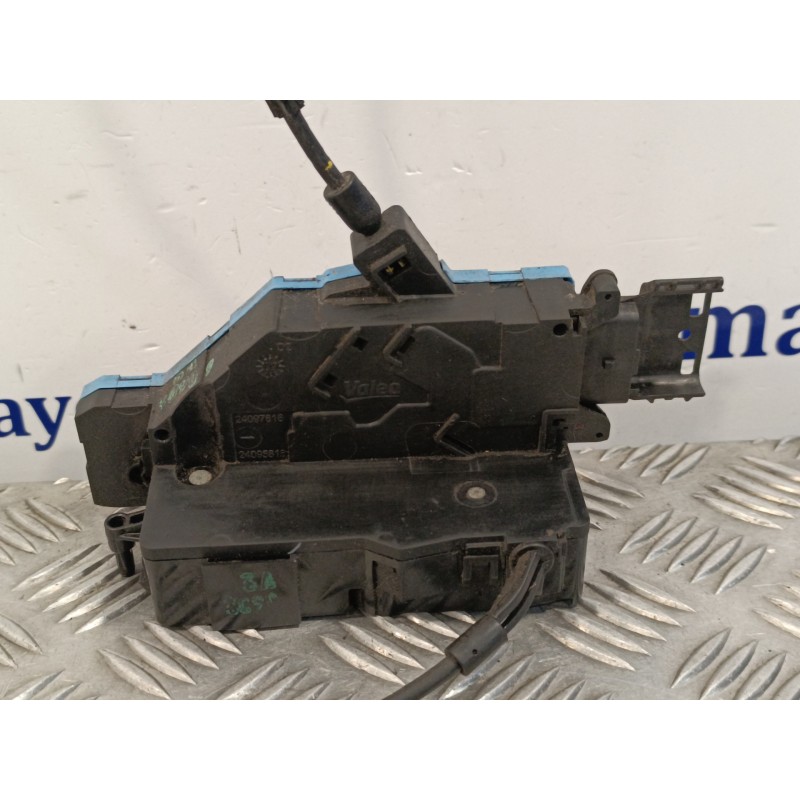 Recambio de cerradura puerta trasera derecha para peugeot 207 1.4 hdi fap referencia OEM IAM 24099158 24103158 24098158