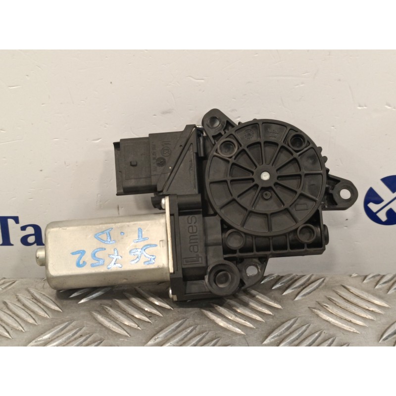 Recambio de motor elevalunas trasero derecho para fiat croma (194) 1.9 jtd 16v cat referencia OEM IAM 5000469 1060175 71005003