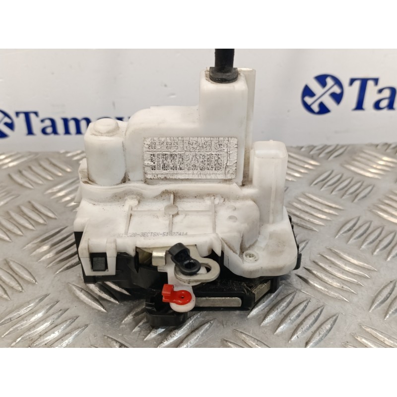 Recambio de cerradura puerta delantera izquierda para fiat nuova 500 (150) 1.2 cat referencia OEM IAM 51827413  51827414