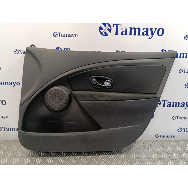 Recambio de guarnecido puerta delantera derecha para renault megane iii berlina 5 p 1.2 16v referencia OEM IAM 156042761A  80900