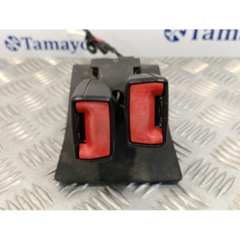 Recambio de enganche cinturon trasero central para mini mini (r56) 1.4 16v cat referencia OEM IAM 2756291  609651400B