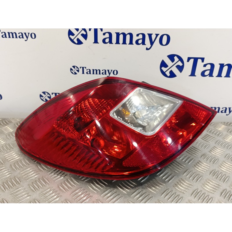 Recambio de piloto trasero izquierdo para opel corsa d 1.2 16v cat (z 12 xep / lb4) referencia OEM IAM 13269050  89318811