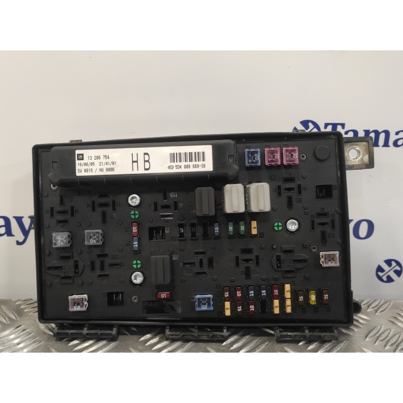 Recambio de caja reles / fusibles para opel astra h berlina 1.7 16v cdti referencia OEM IAM 13206754  5DK00866838