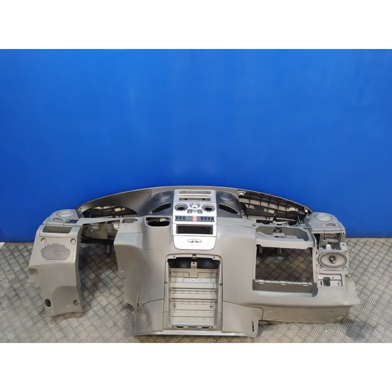 Recambio de salpicadero para iveco daily caja abierta cabina simple 50 c... batalla 3450 referencia OEM IAM 3802554  