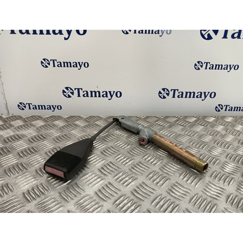 Recambio de enganche cinturon delantero derecho para renault megane ii berlina 3p 1.9 dci diesel referencia OEM IAM   