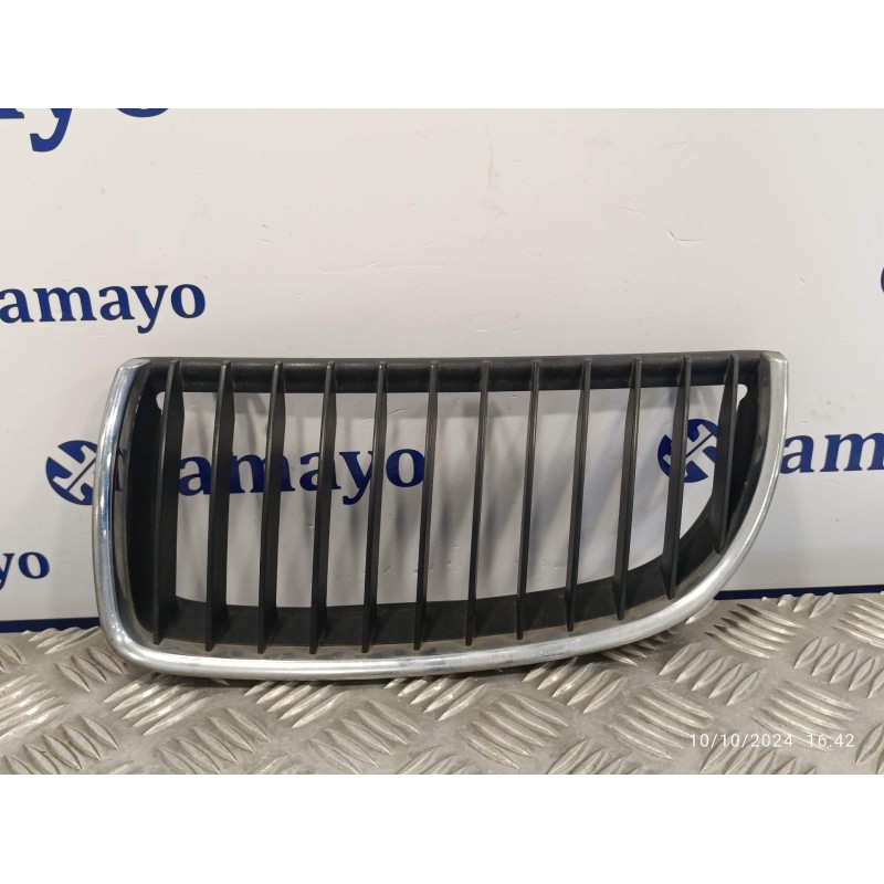 Recambio de rejilla paragolpes central para bmw serie 3 touring (e91) 2.0 16v diesel referencia OEM IAM 22405910  