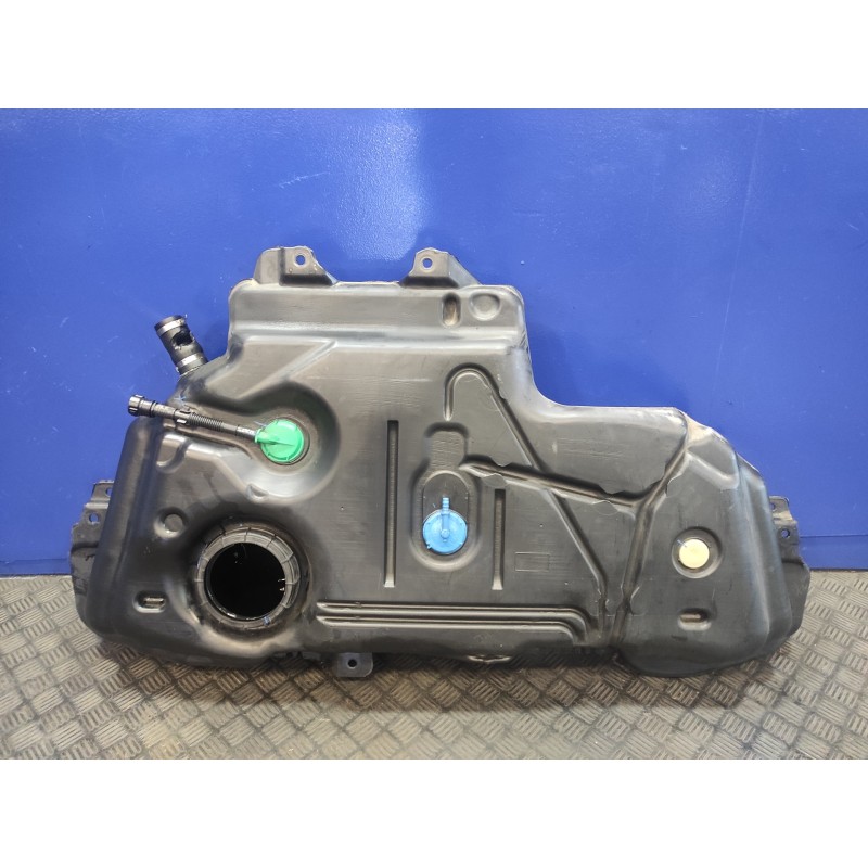 Recambio de deposito combustible para renault grand modus 1.5 dci diesel fap referencia OEM IAM 8200818588 8200651653 8200818589